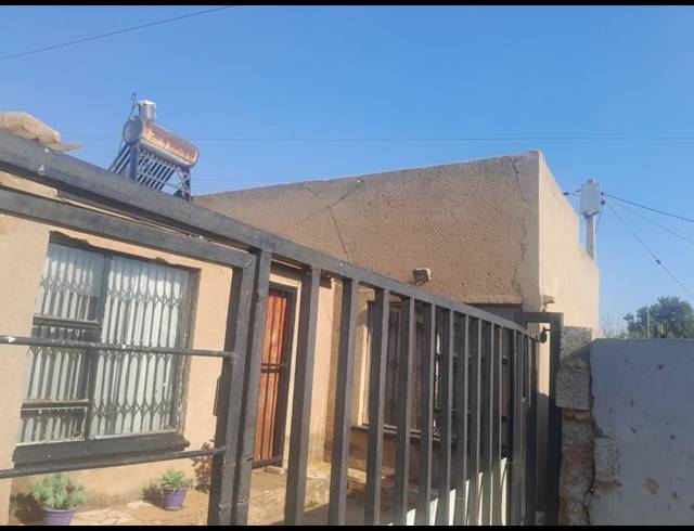 2 BEDROOM HOUSE FOR SALE IN GREENFIELD